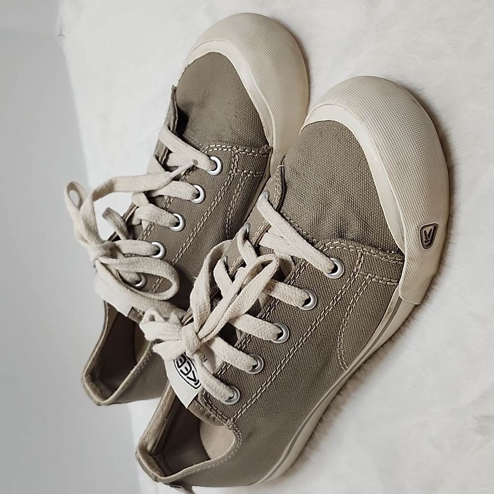 COPY - Keen Canvas Sneakers sz 9
